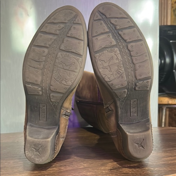 PIKOLINOS Brown Heeled Boots with Distressed Leather - Picture 4 of 9